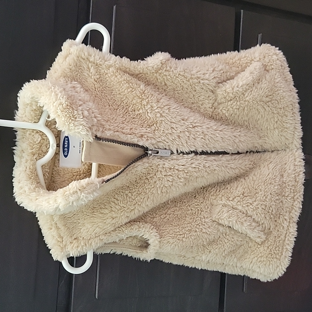 Old Navy fuzzy sherpa vest, 2T, Tan
